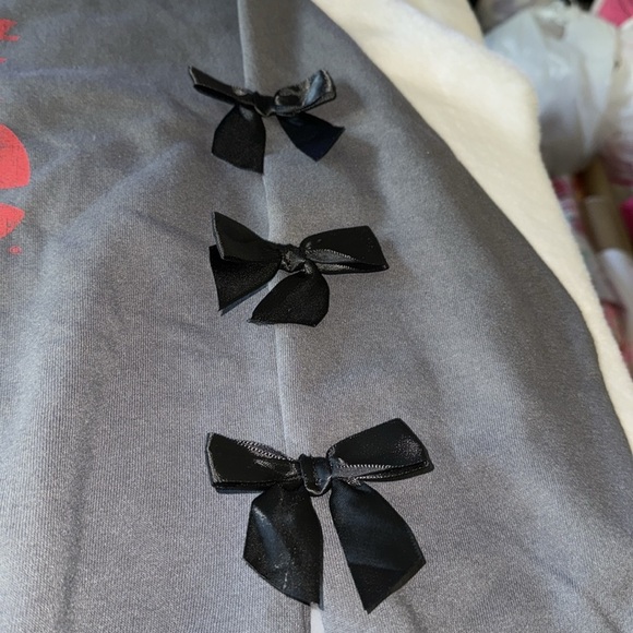 VIRAL DIET COKE BOW crop sweatshirt NEW!  🎀🎀 - Picture 3 of 11